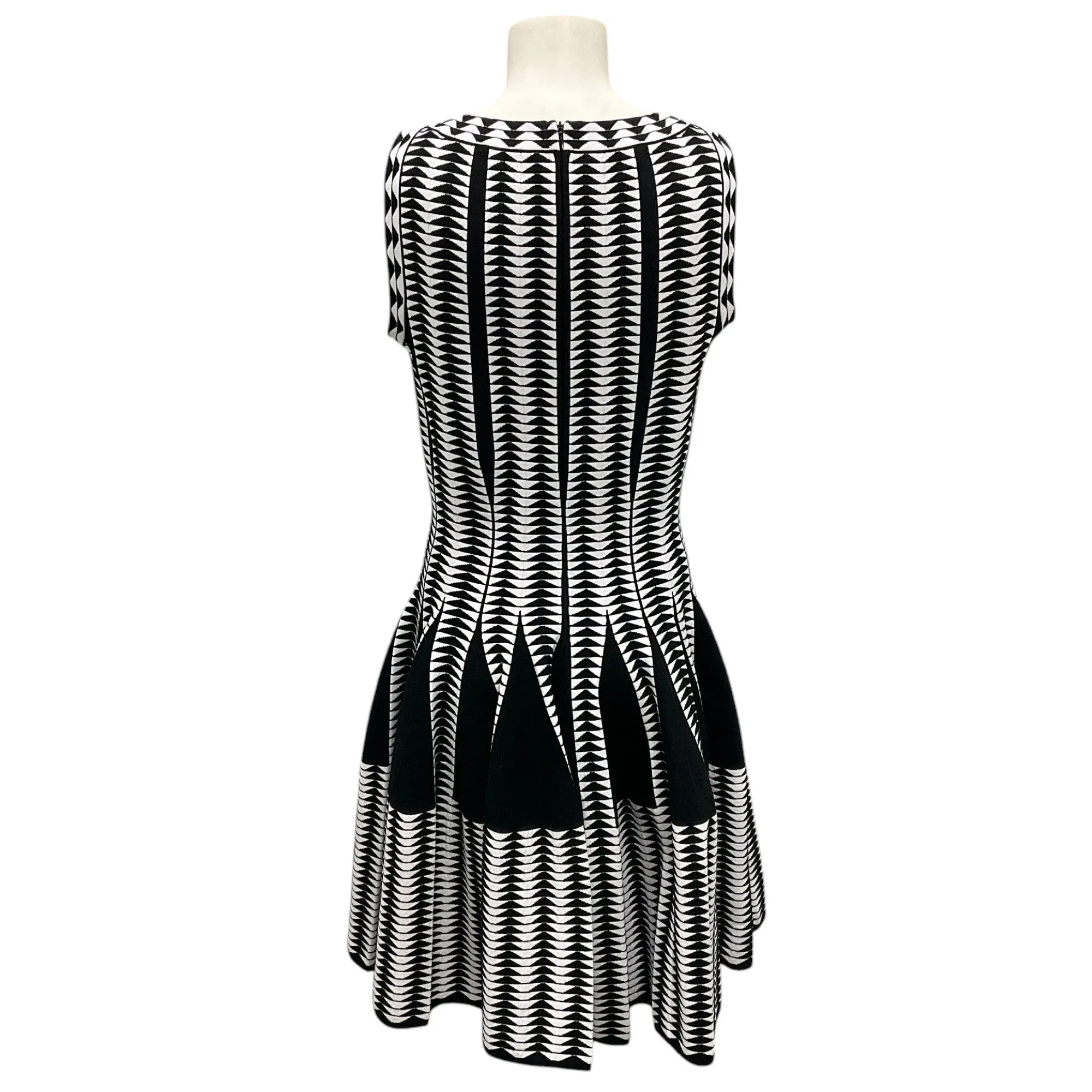 Alaia Black / White Sleeveless Flared Geometric Knit Dress