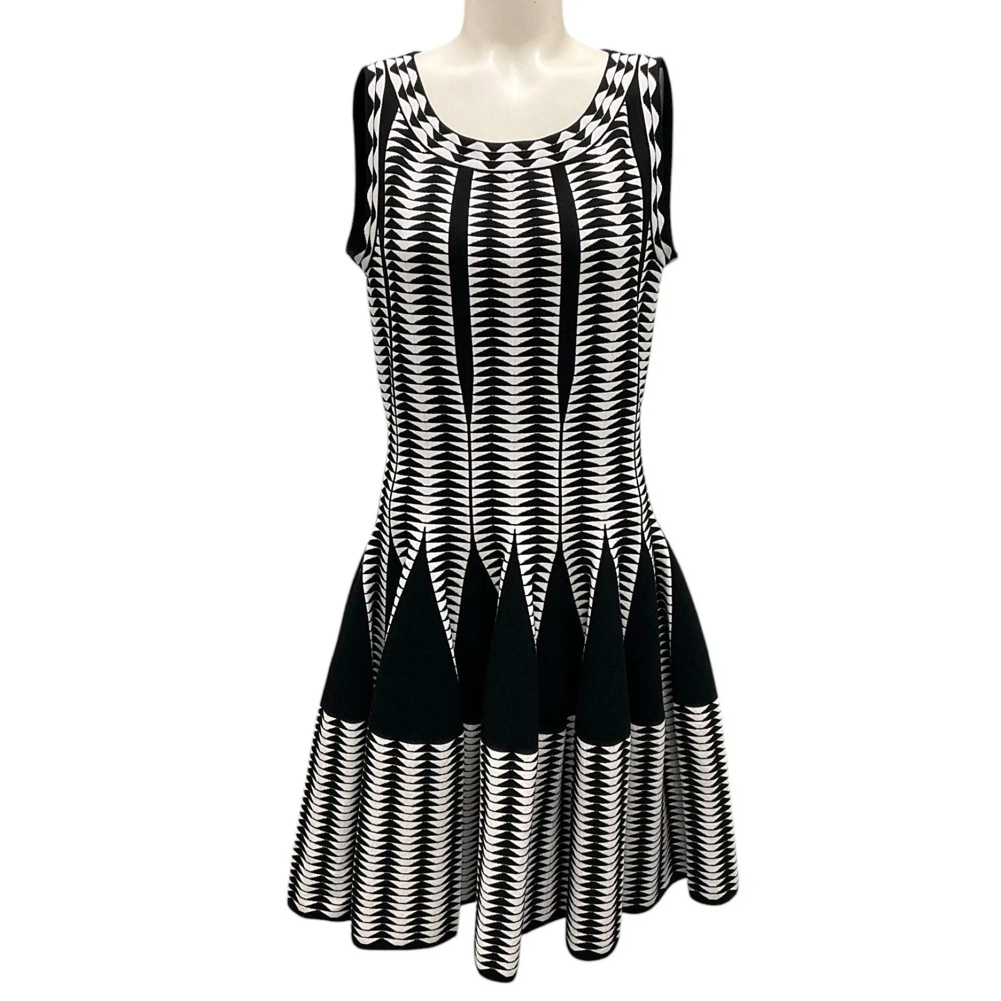 Alaia Black / White Sleeveless Flared Geometric Knit Dress