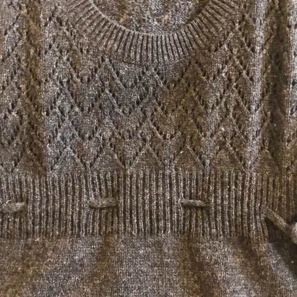 Aritzia Talula Sleeveless Sweater Vest Tunic Top PomPom xxs Gray