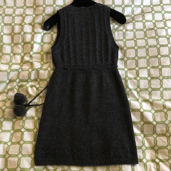Aritzia Talula Sleeveless Sweater Vest Tunic Top PomPom xxs Gray