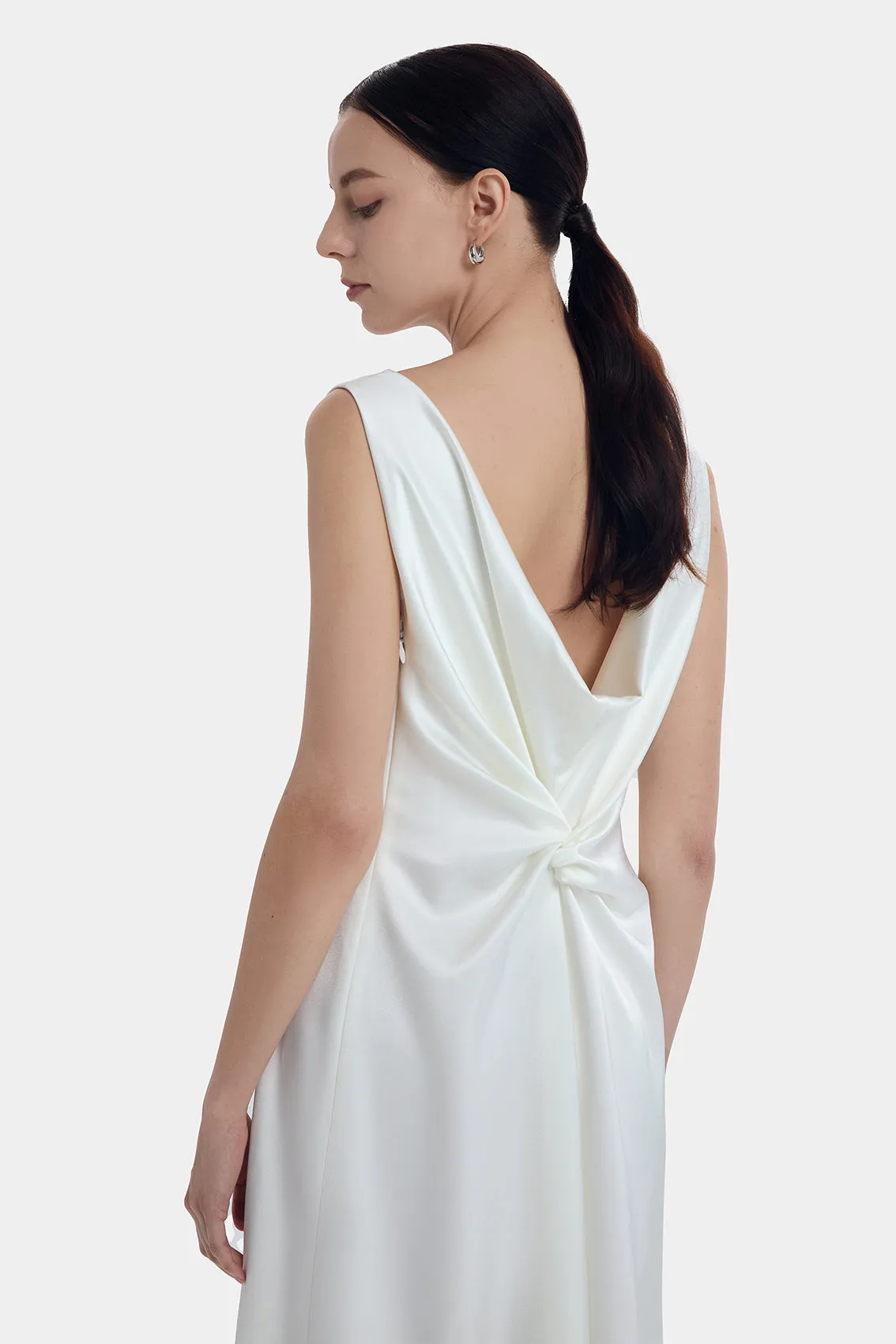 CHARMING BOW WHITE GOWN