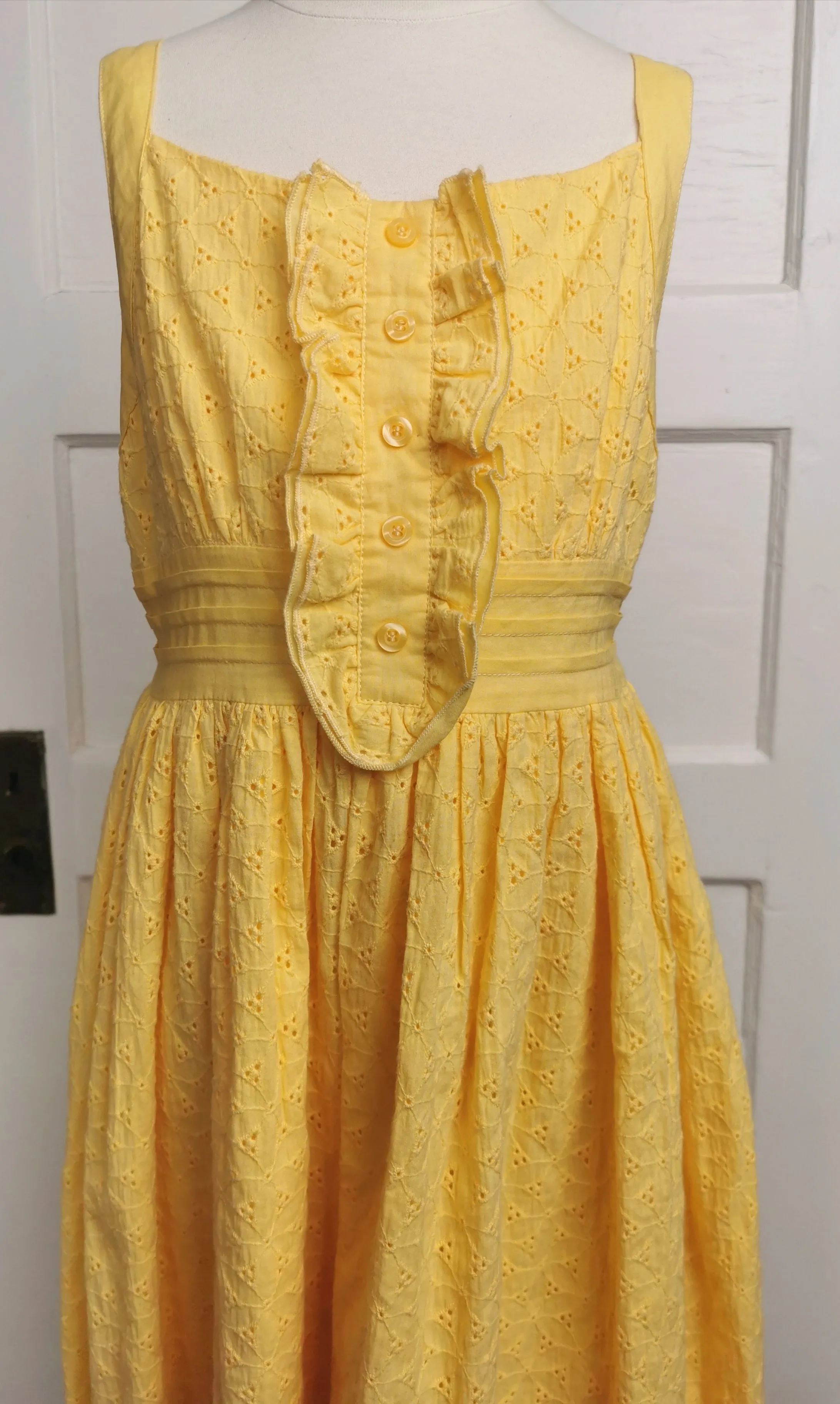 GIRL SIZE 10 YEARS - YOUNGSTREET, Eyelet Summer Dress EUC B37