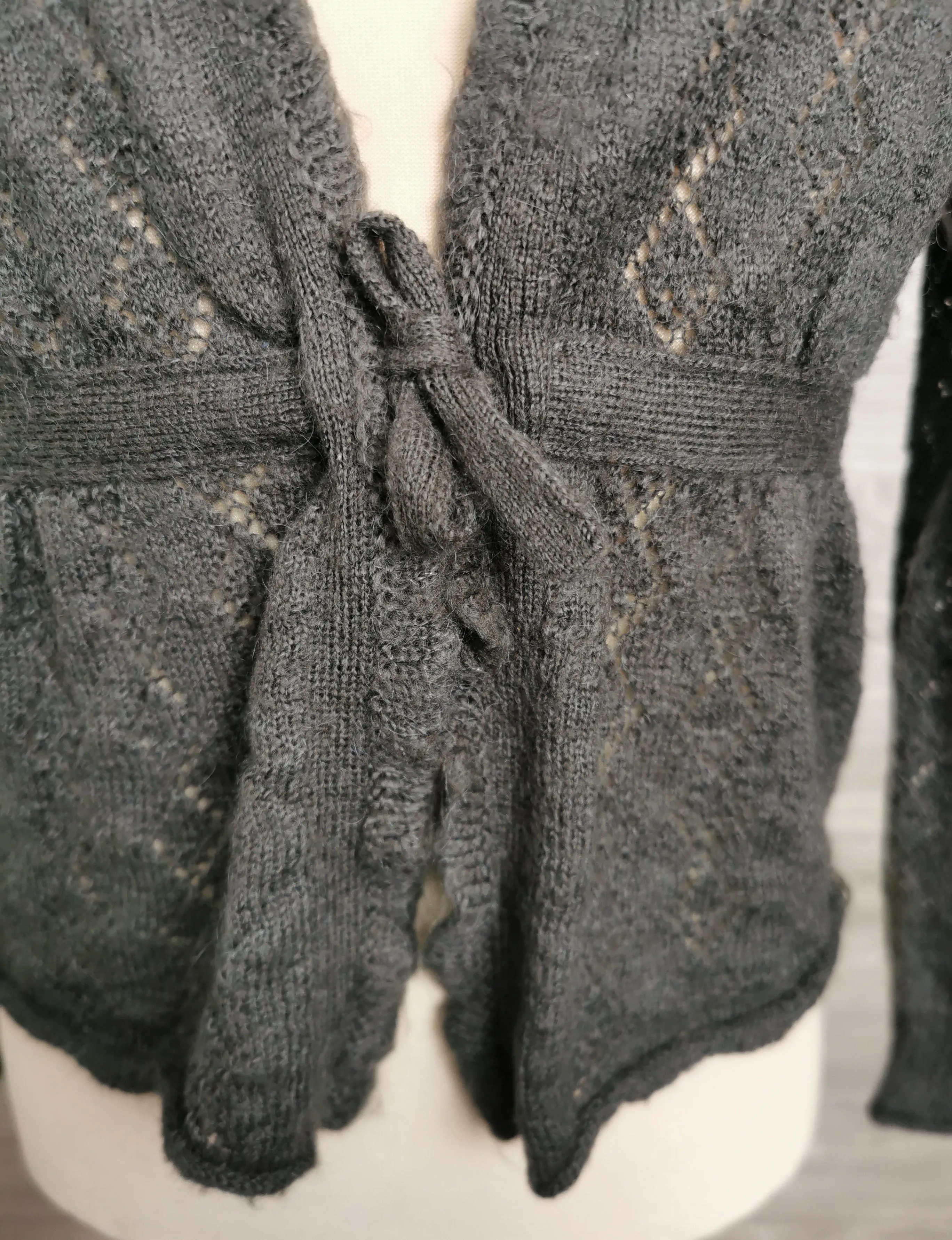 GIRL SIZE LARGE (7/8 YEARS) - MEXX Kids, Super Soft Knit Sweater EUC B42