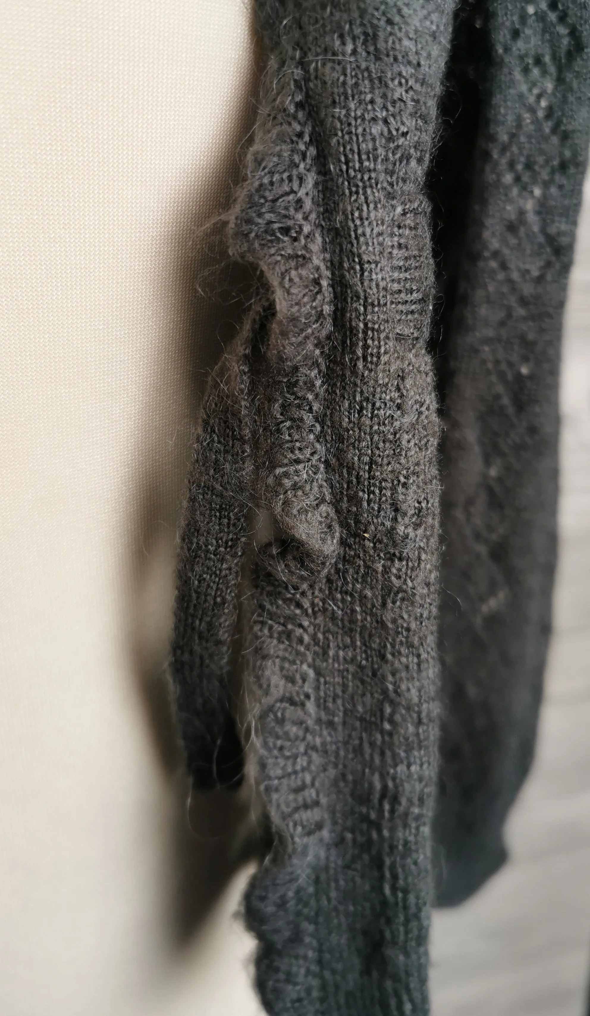 GIRL SIZE LARGE (7/8 YEARS) - MEXX Kids, Super Soft Knit Sweater EUC B42