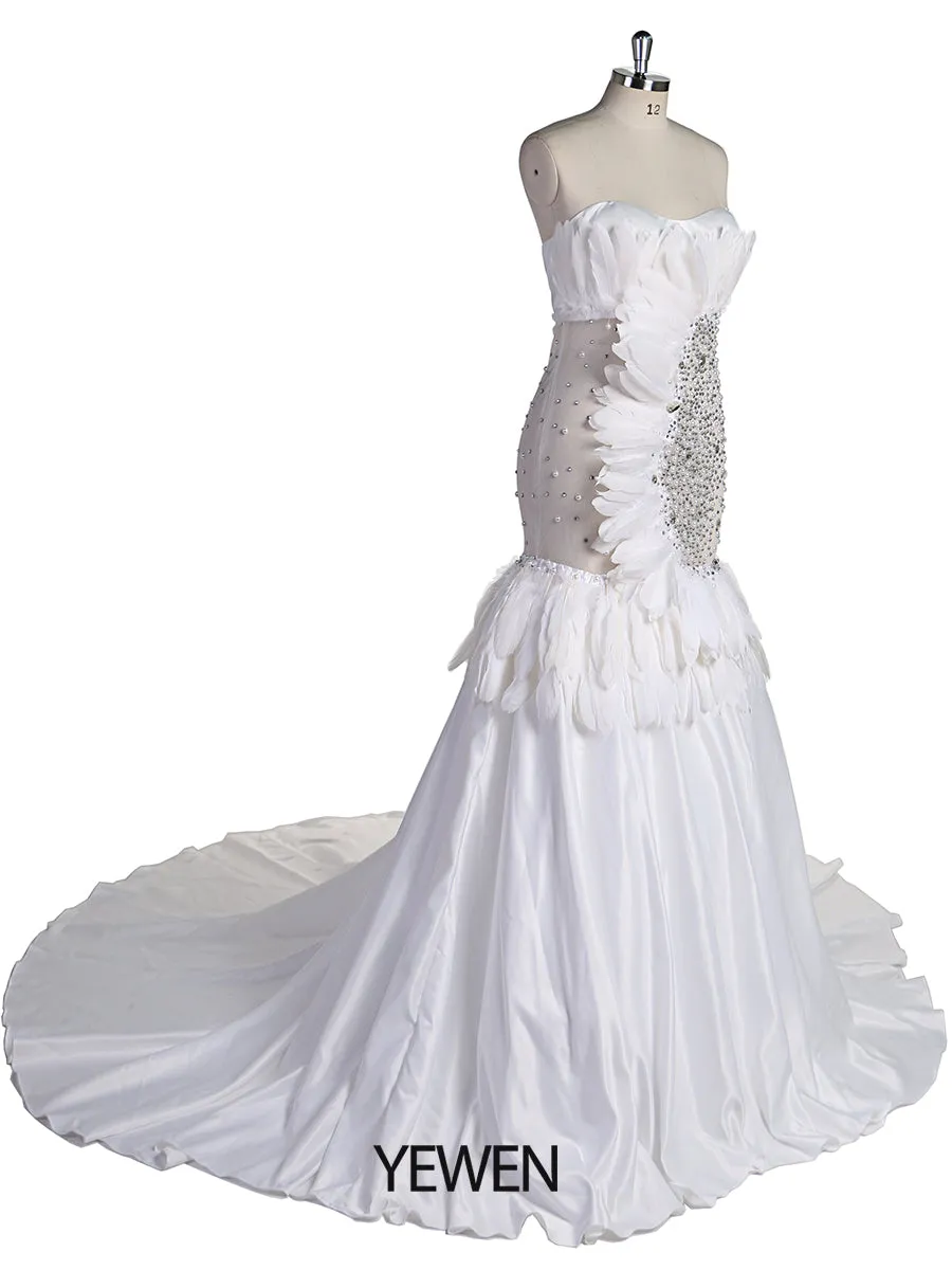 Gorgeous Beadings Mermaid Wedding Dress Sexy See Thru Strapless Long Maternity Dress Photography Dress with Feathers YEWEN