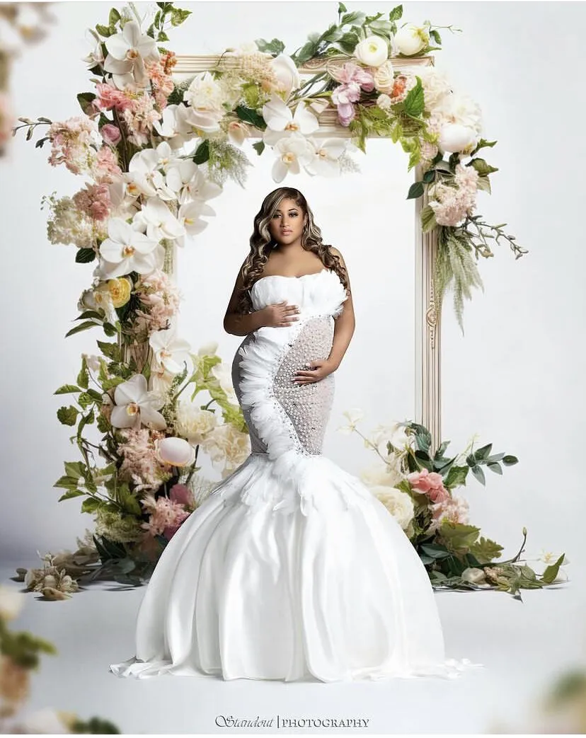 Gorgeous Beadings Mermaid Wedding Dress Sexy See Thru Strapless Long Maternity Dress Photography Dress with Feathers YEWEN
