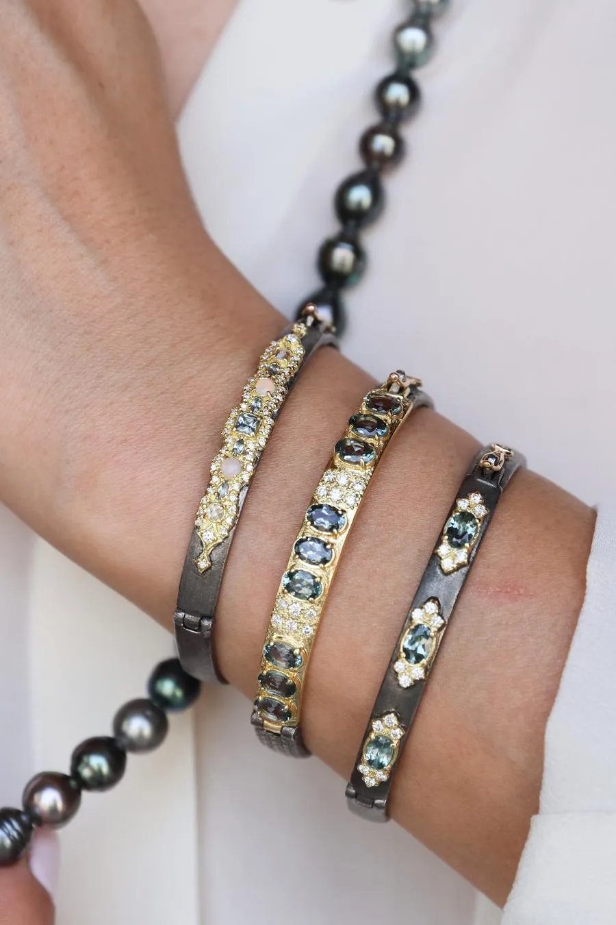 HUGGIE BRACELET WITH WHITE DIAMONDS AND BLUE LAVANDER GREY SPINEL