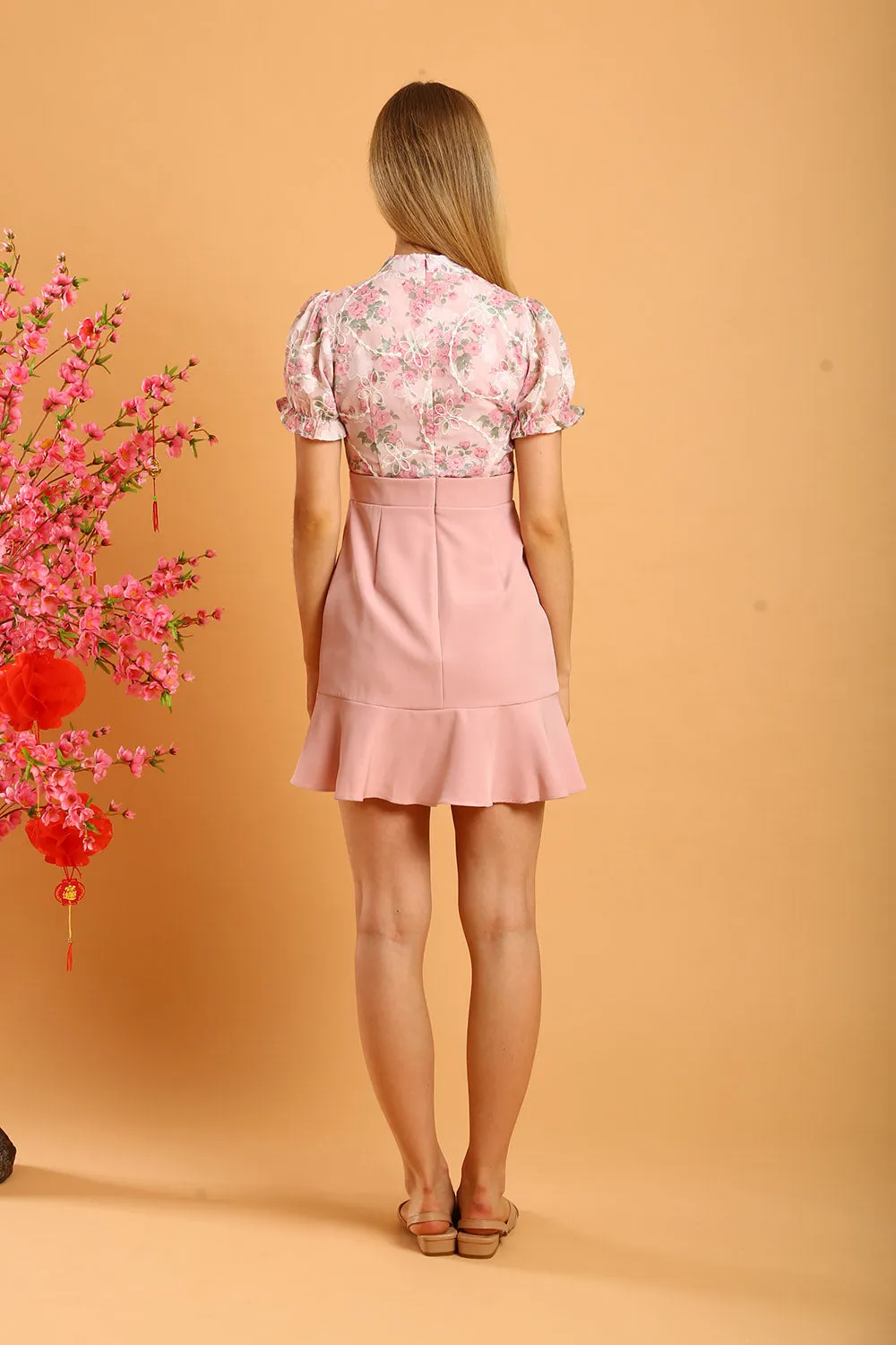 Leoda Midi Cheongsam in Pink