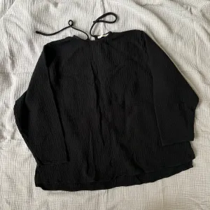 October Top Black (New Version)