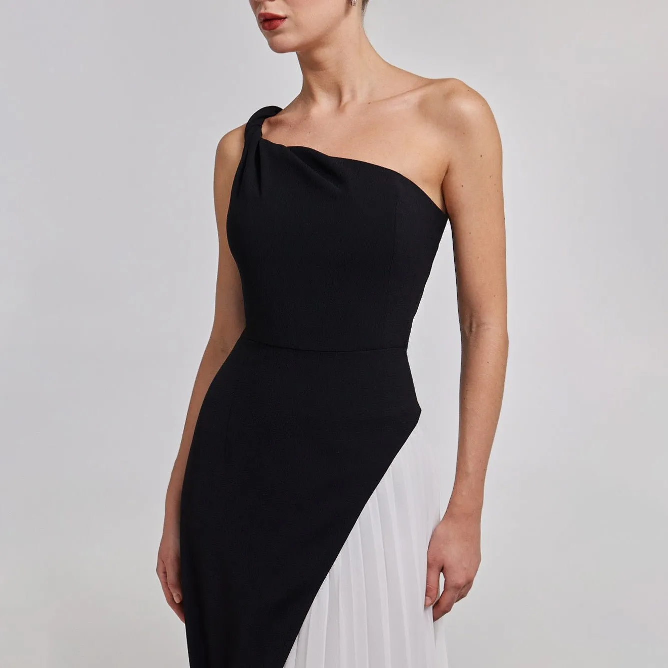 One-Sleeve Contrast Crepe Maxi Dress