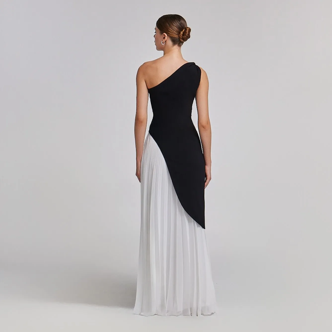 One-Sleeve Contrast Crepe Maxi Dress