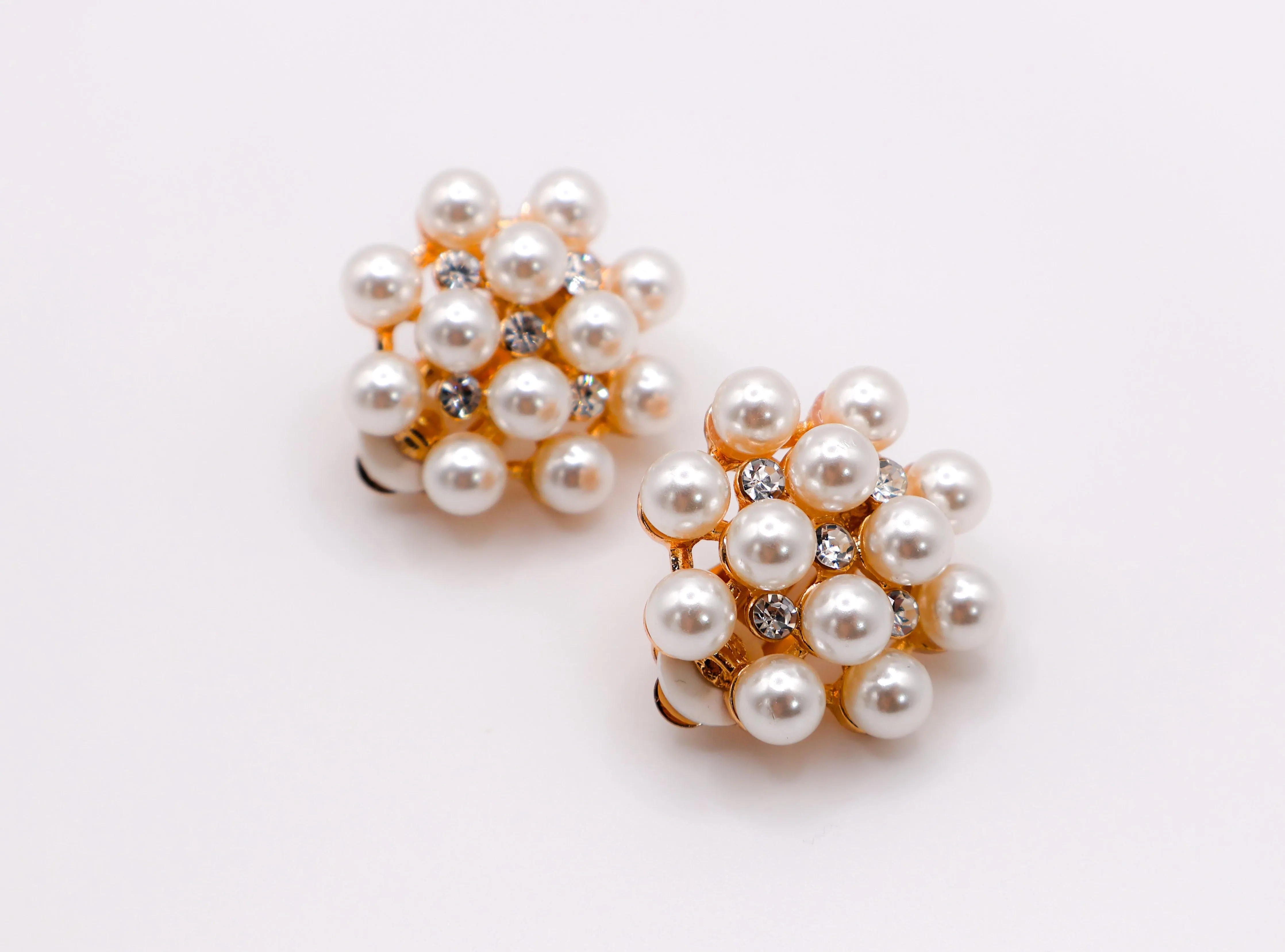 Pearly Floral Elegance Clip-on Earrings