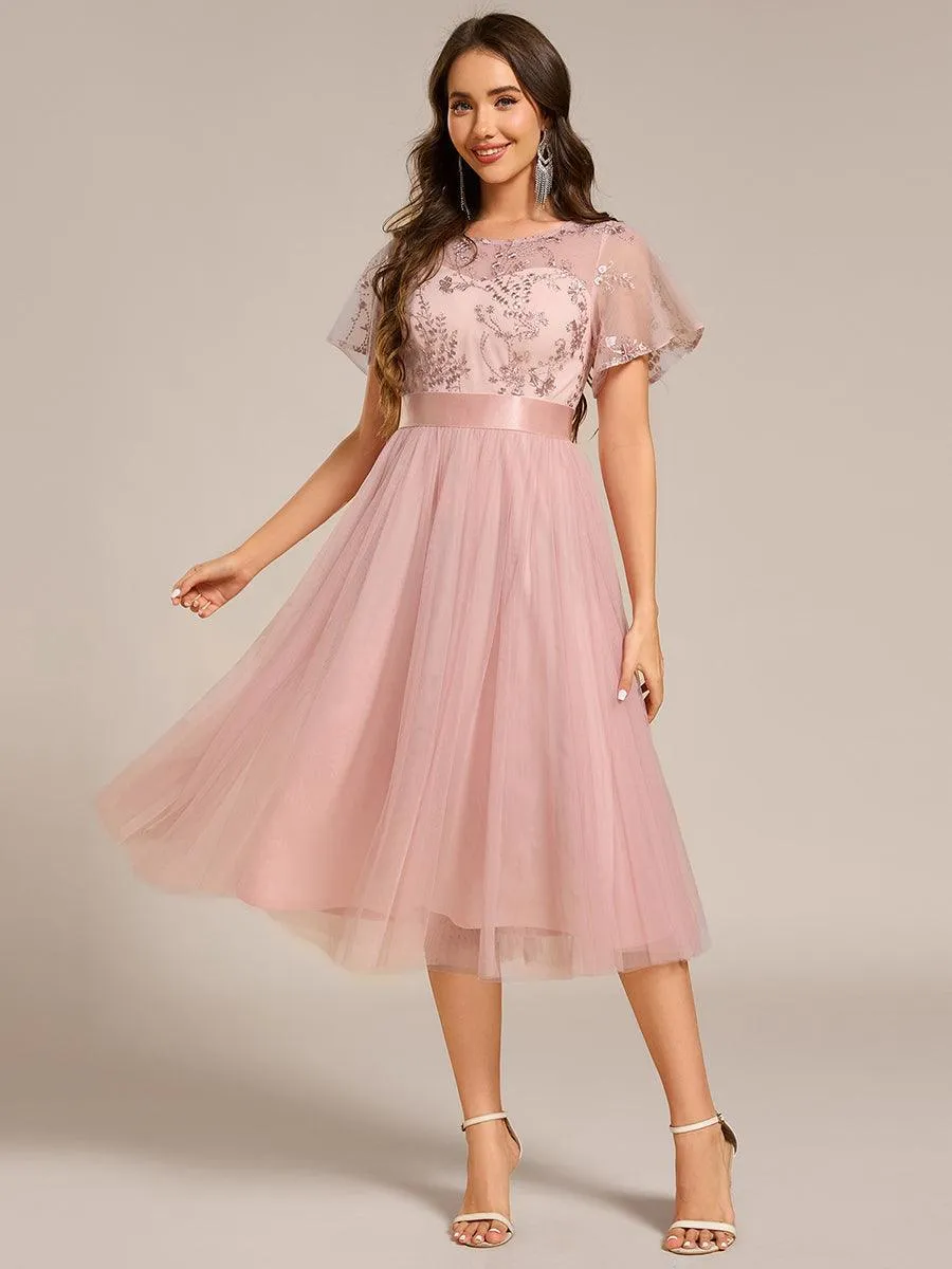 Robe de demoiselle d'honneur en tulle embelli avec manches transparentes