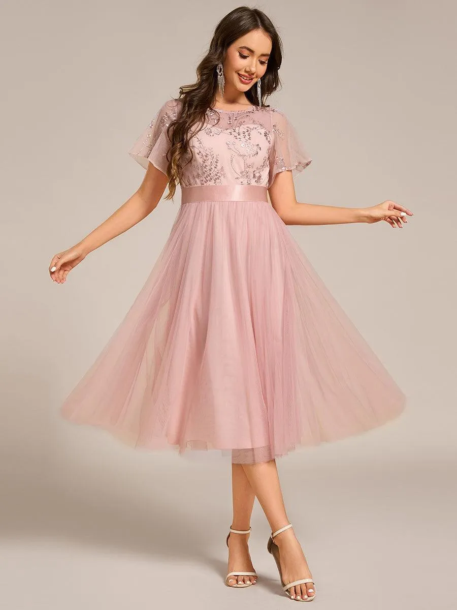 Robe de demoiselle d'honneur en tulle embelli avec manches transparentes