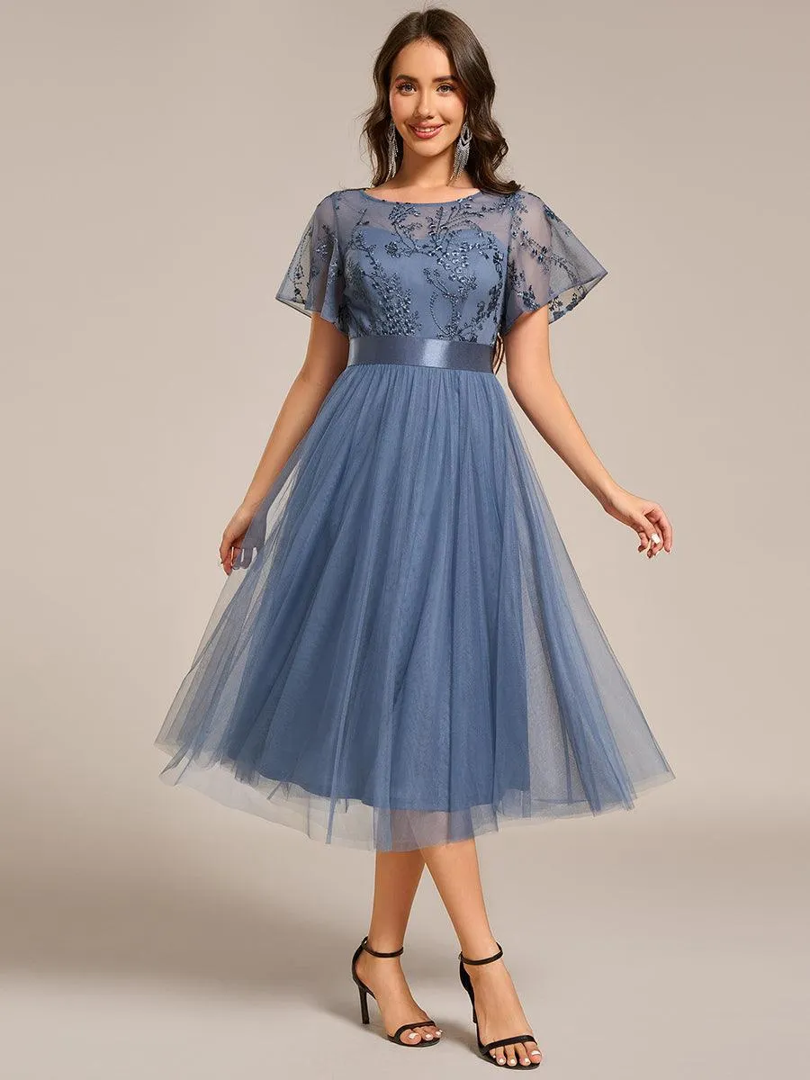 Robe de demoiselle d'honneur en tulle embelli avec manches transparentes