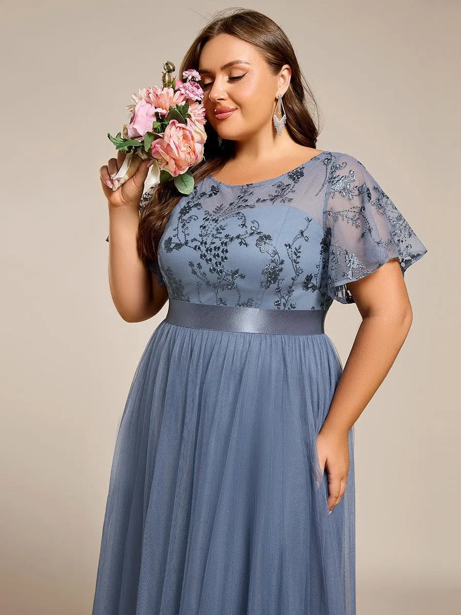 Robe de demoiselle d'honneur en tulle embelli avec manches transparentes