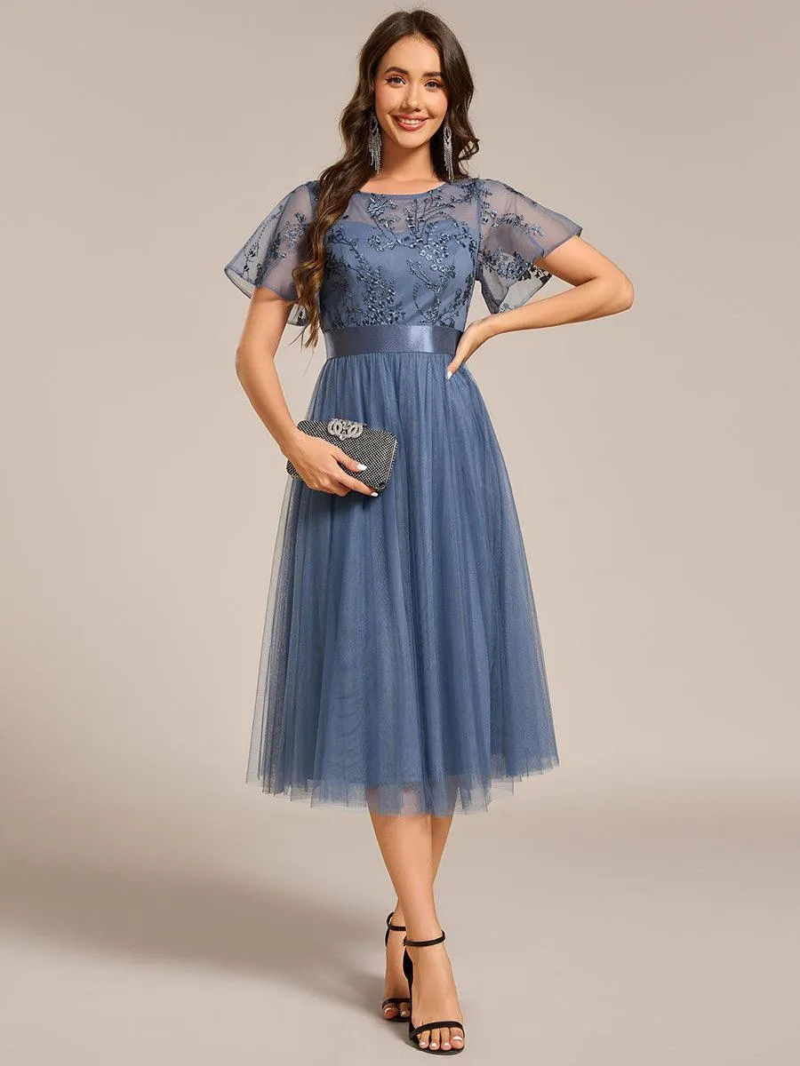 Robe de demoiselle d'honneur en tulle embelli avec manches transparentes