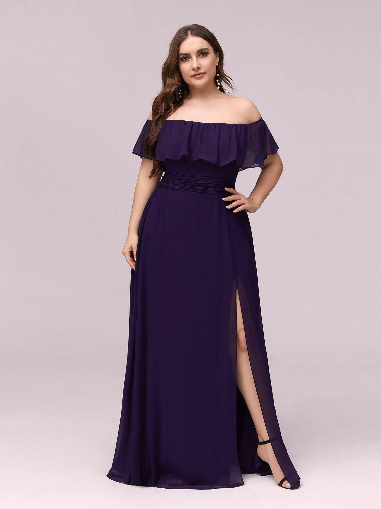 Robe de demoiselle d'honneur grande taille à volants et épaules dénudées