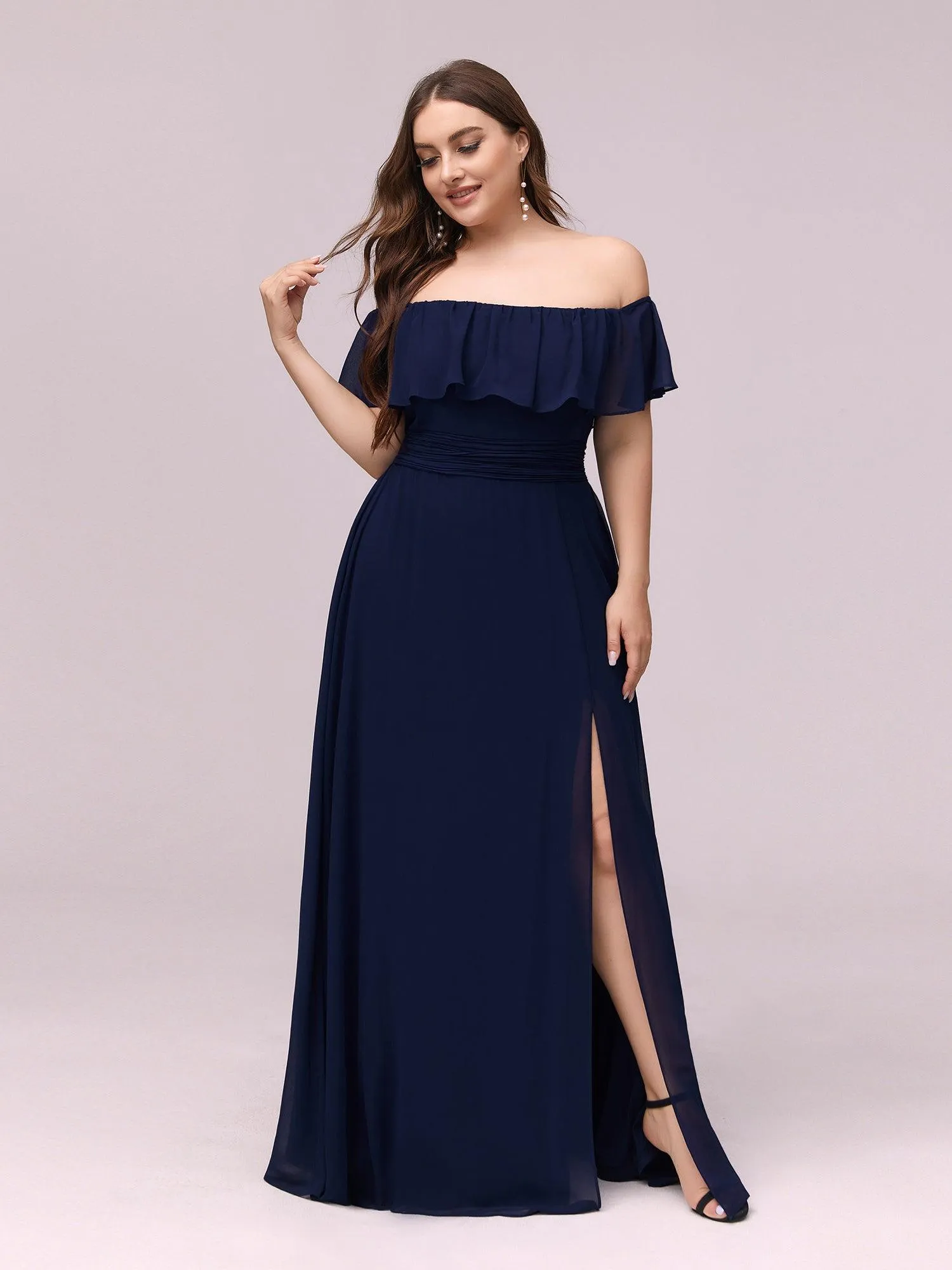 Robe de demoiselle d'honneur grande taille à volants et épaules dénudées