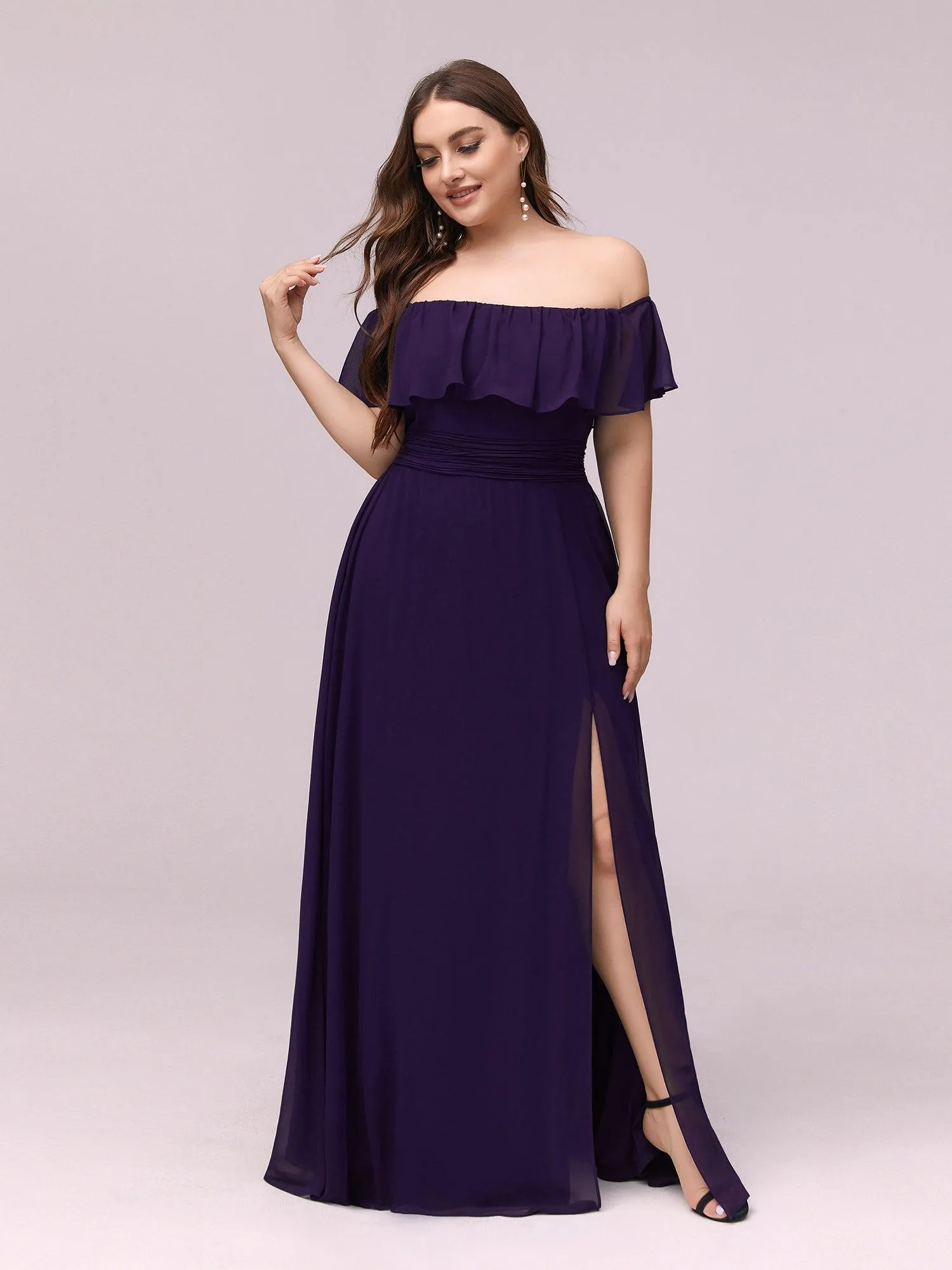Robe de demoiselle d'honneur grande taille à volants et épaules dénudées