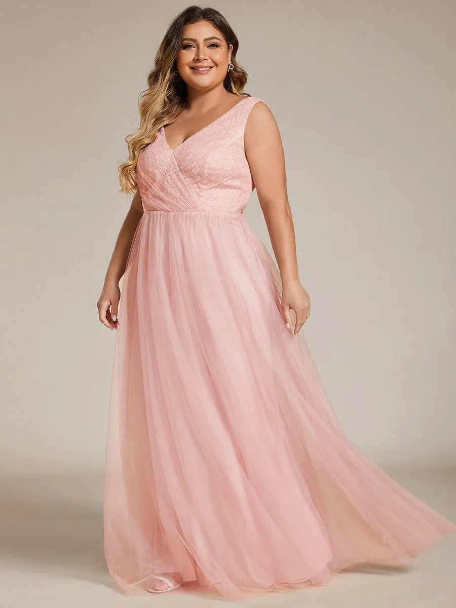 Robe de demoiselle d'honneur élégante en dentelle et tulle grande taille sans manches col en V