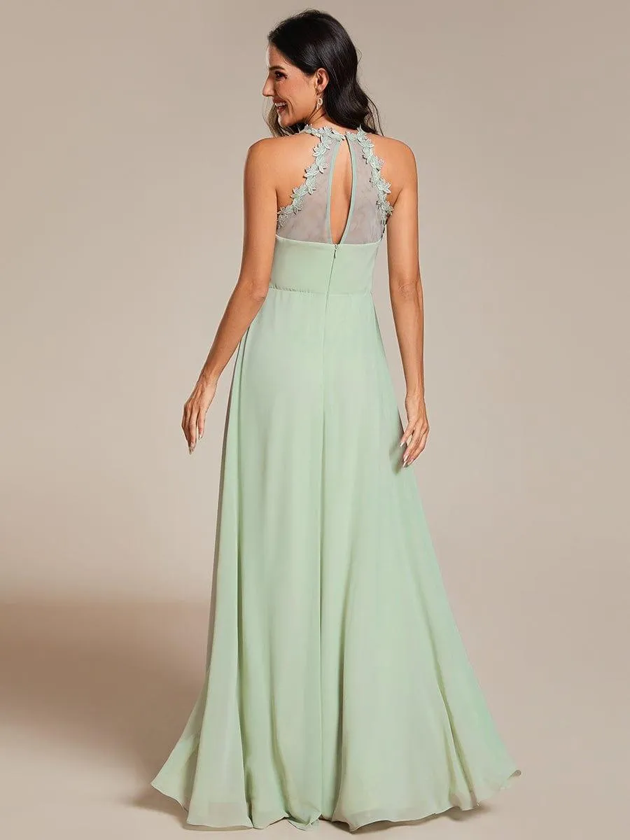 Robe de demoiselle d'honneur plissée dos nu à fleurs et col licou avec col en V