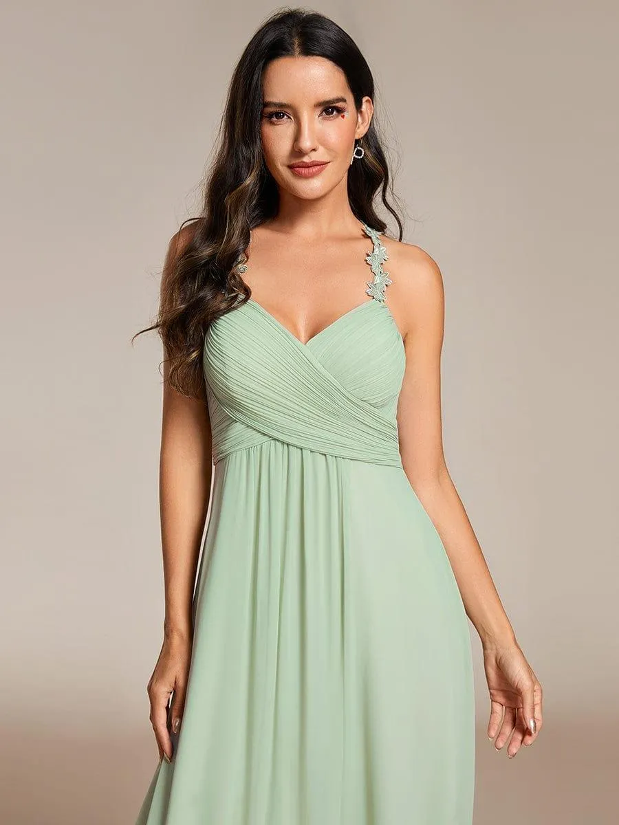 Robe de demoiselle d'honneur plissée dos nu à fleurs et col licou avec col en V