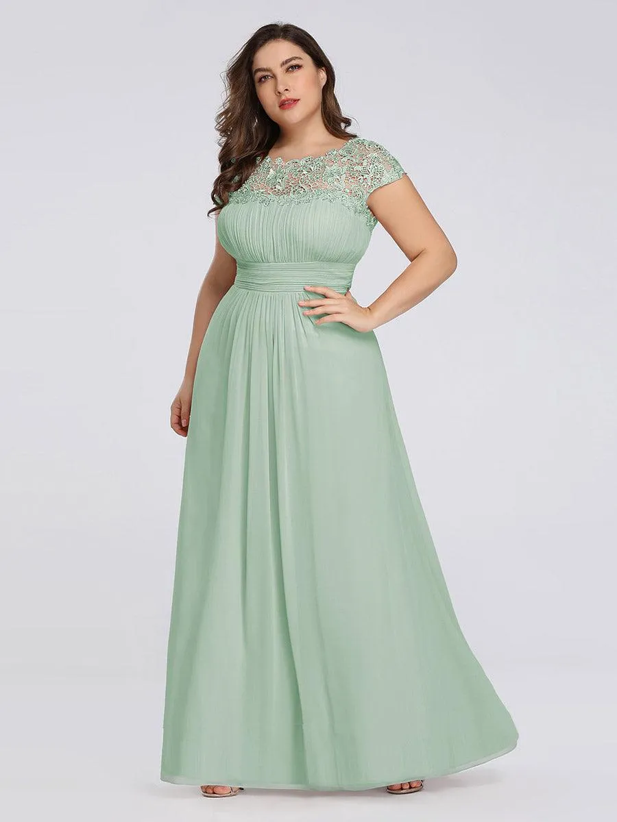 Robe mariage invitée élégante et flatteuse de grande taille