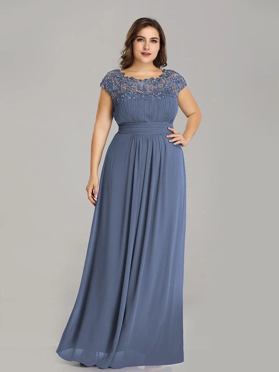 Robe mariage invitée élégante et flatteuse de grande taille