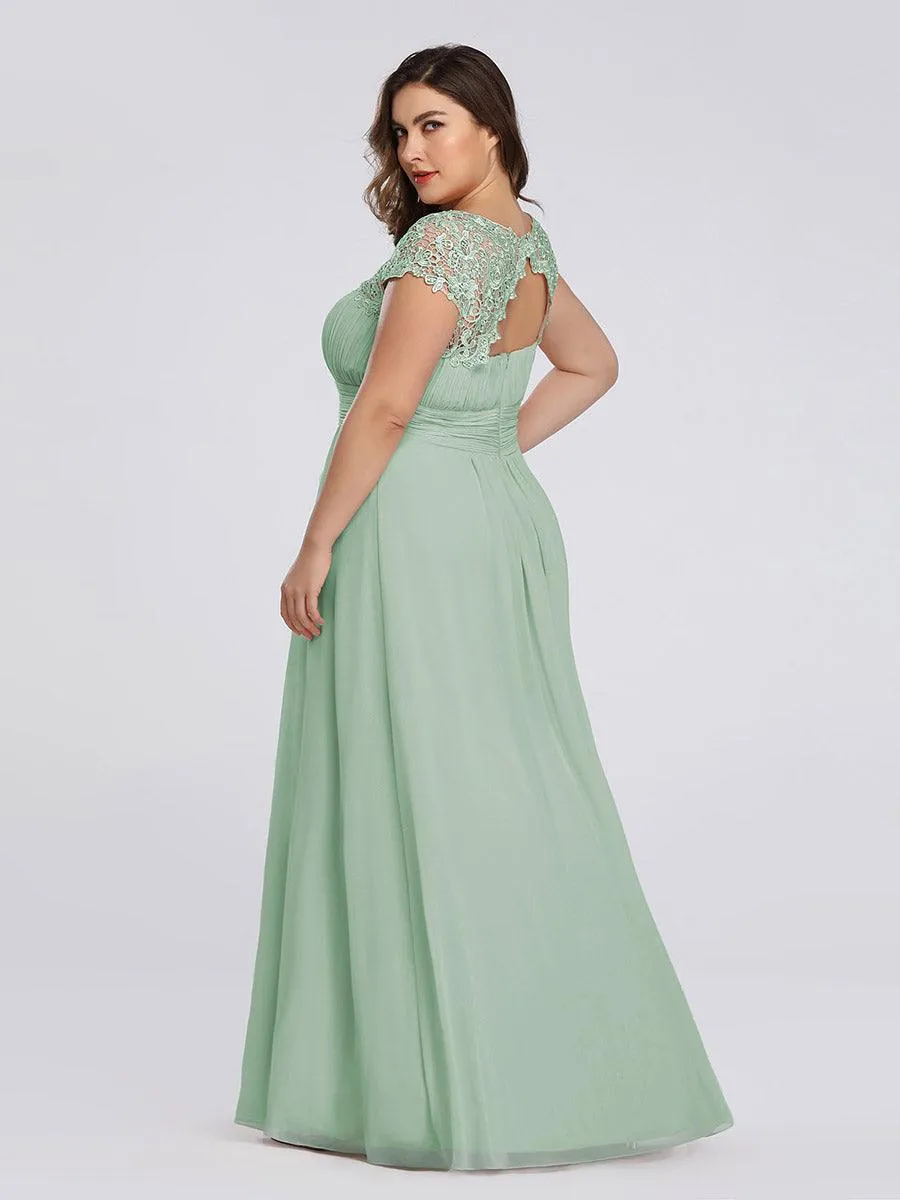 Robe mariage invitée élégante et flatteuse de grande taille