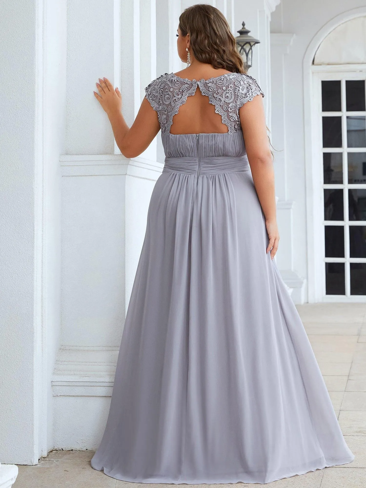 Robe mariage invitée élégante et flatteuse de grande taille