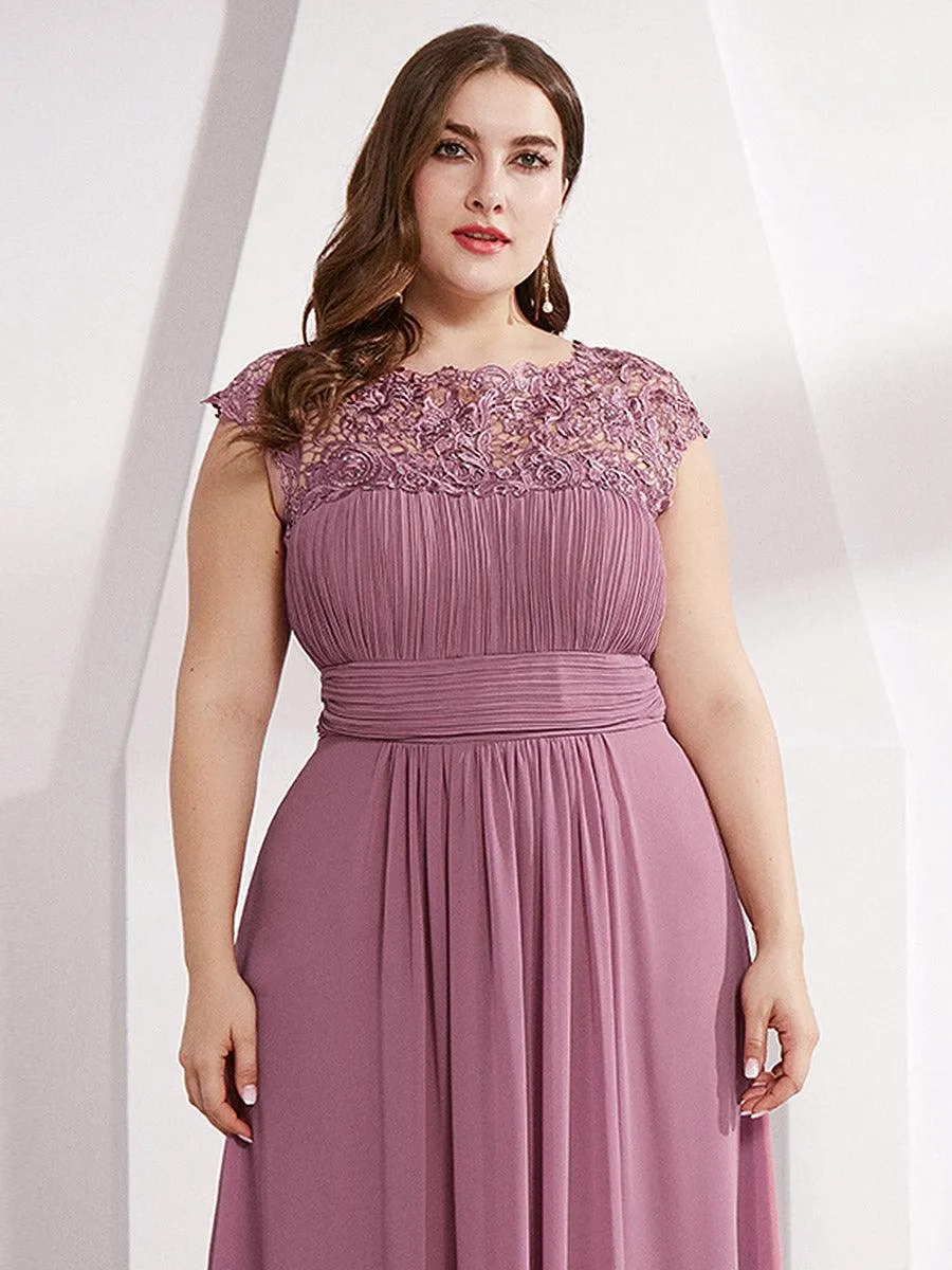 Robe mariage invitée élégante et flatteuse de grande taille