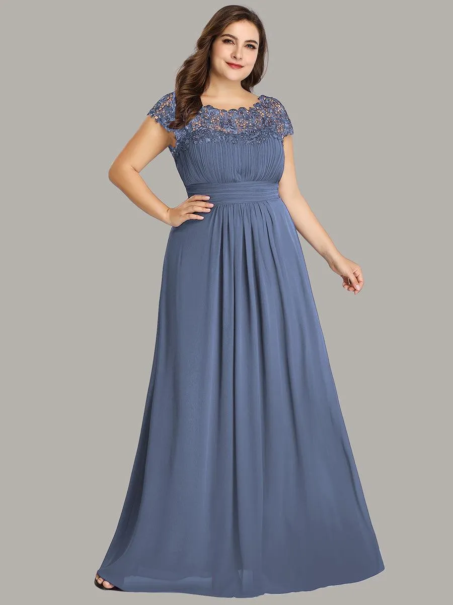 Robe mariage invitée élégante et flatteuse de grande taille