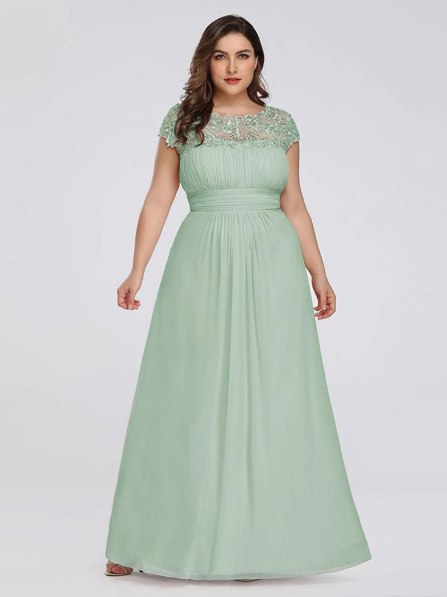 Robe mariage invitée élégante et flatteuse de grande taille