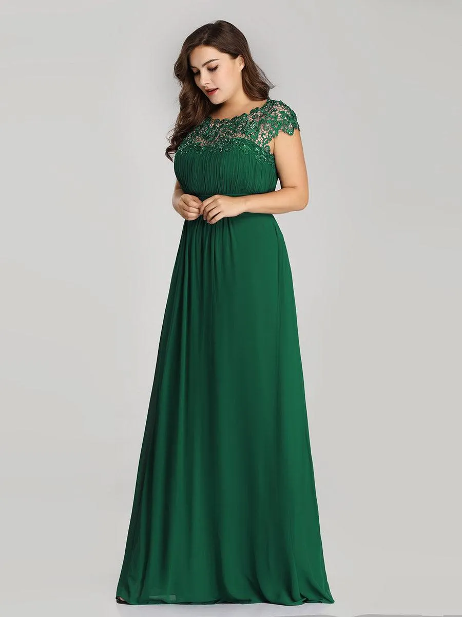 Robe mariage invitée élégante et flatteuse de grande taille