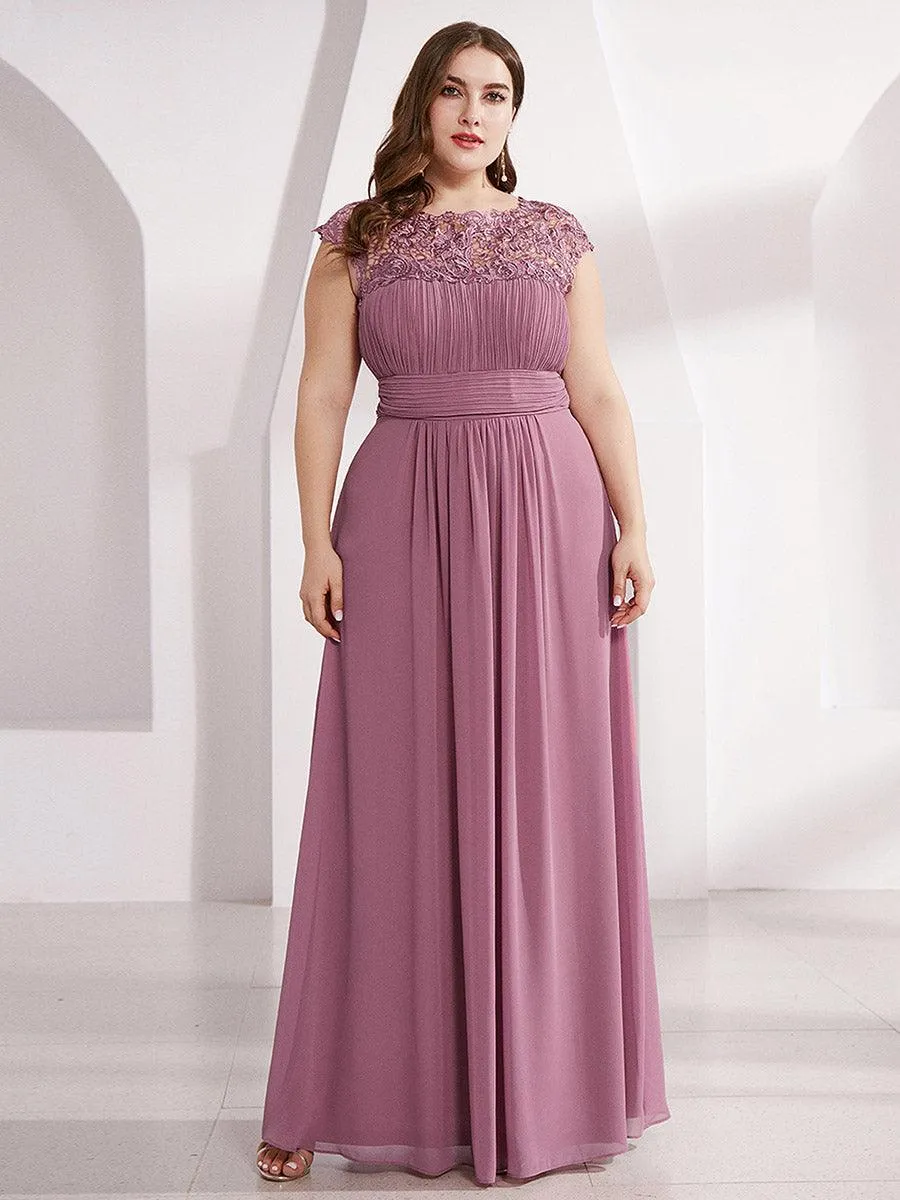 Robe mariage invitée élégante et flatteuse de grande taille