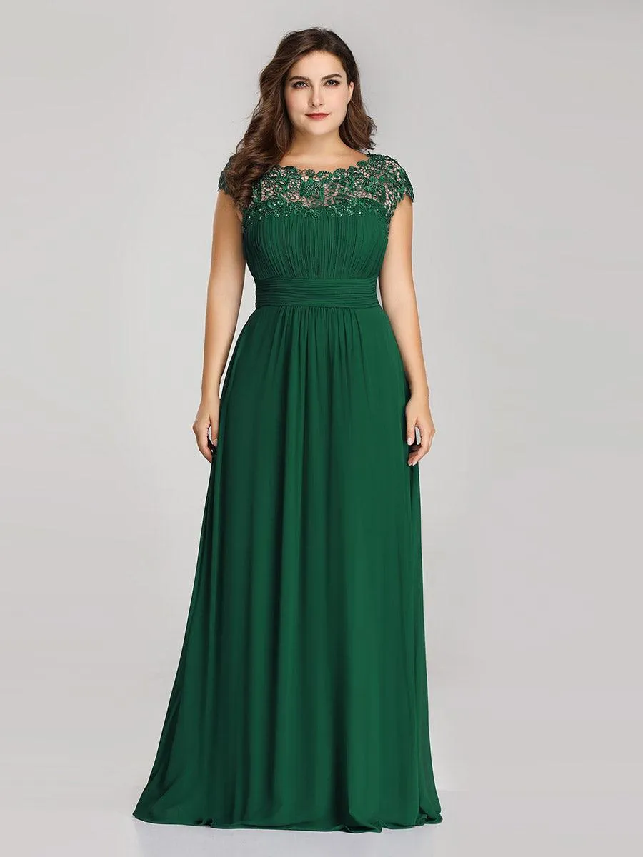 Robe mariage invitée élégante et flatteuse de grande taille