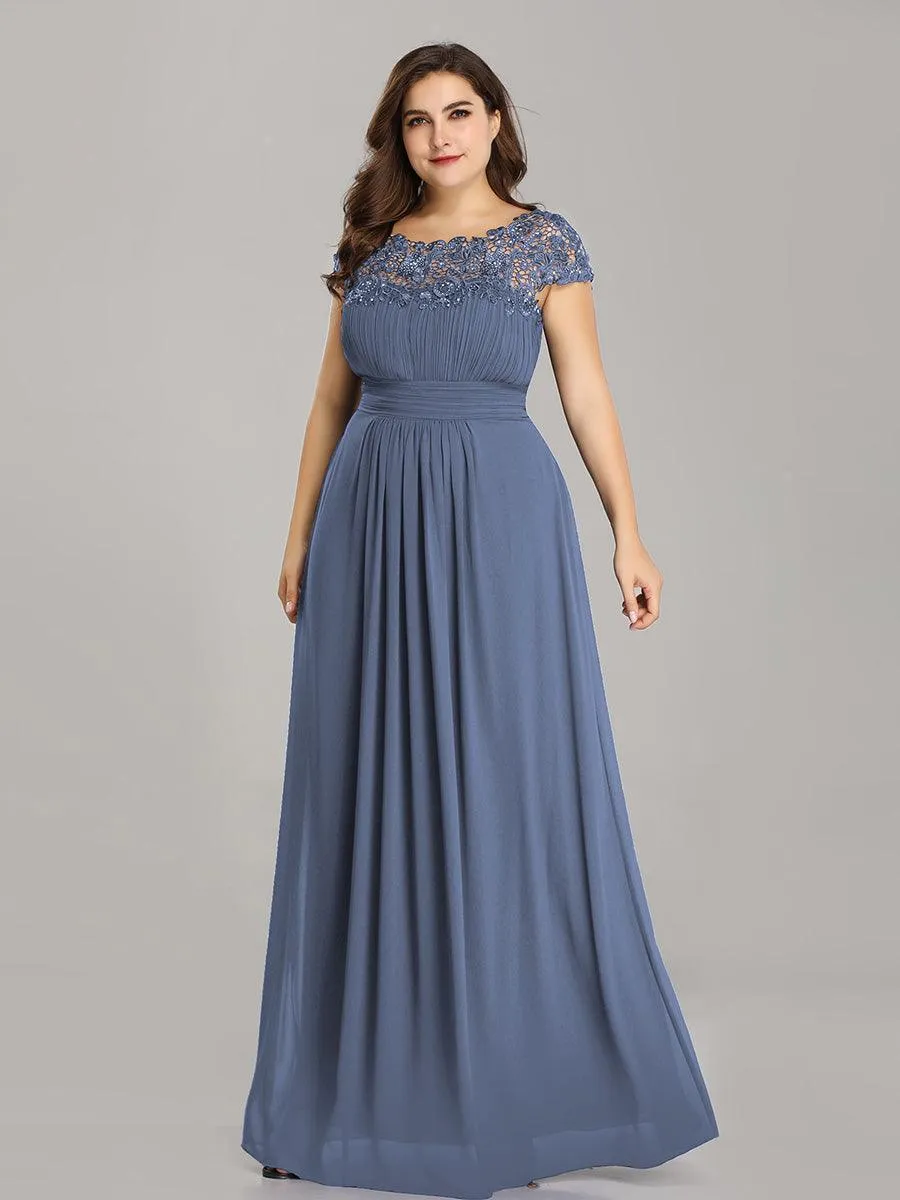 Robe mariage invitée élégante et flatteuse de grande taille