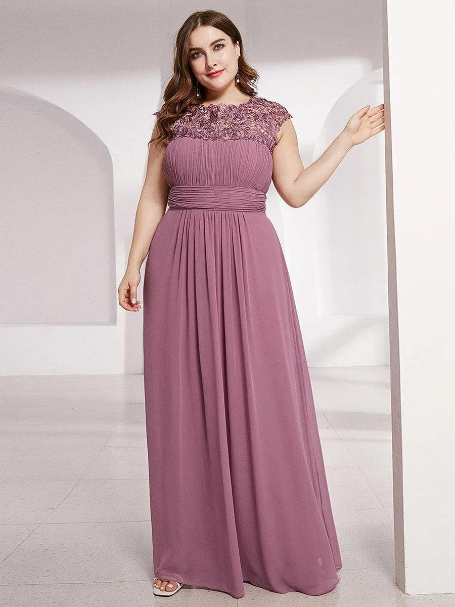 Robe mariage invitée élégante et flatteuse de grande taille