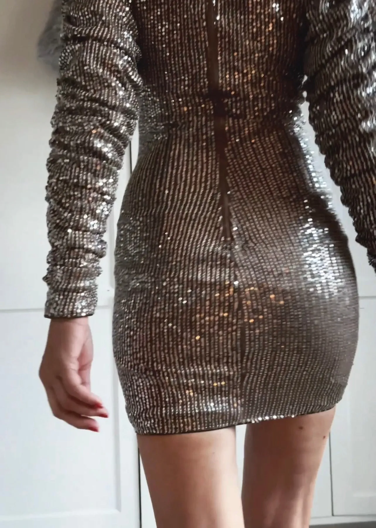 SHORT SEQUIN STRETCH DRESS - SAND/SILVER