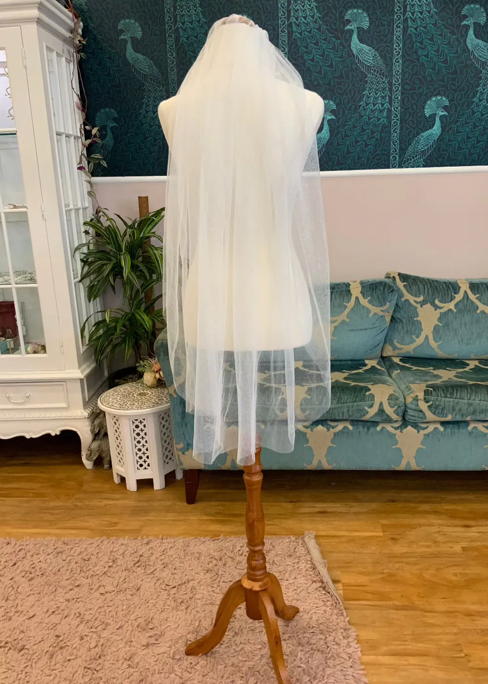 Sparkling bridal veil in ivory/silver Express NZ Wide