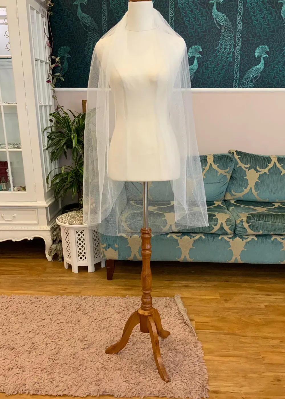 Sparkling bridal veil in ivory/silver Express NZ Wide