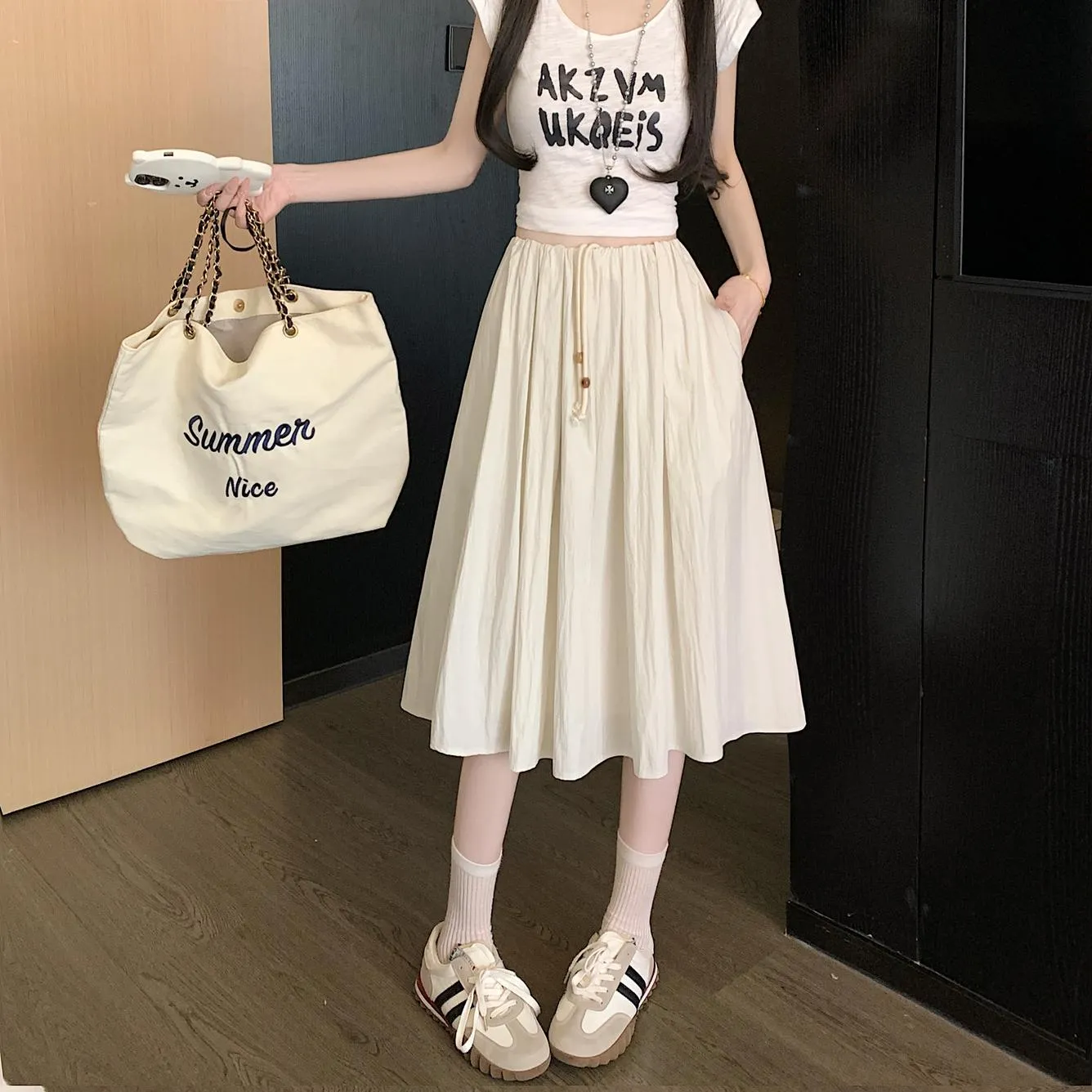 Stylish Mid-Waist A-line Skirt with Pleats and Drawstring