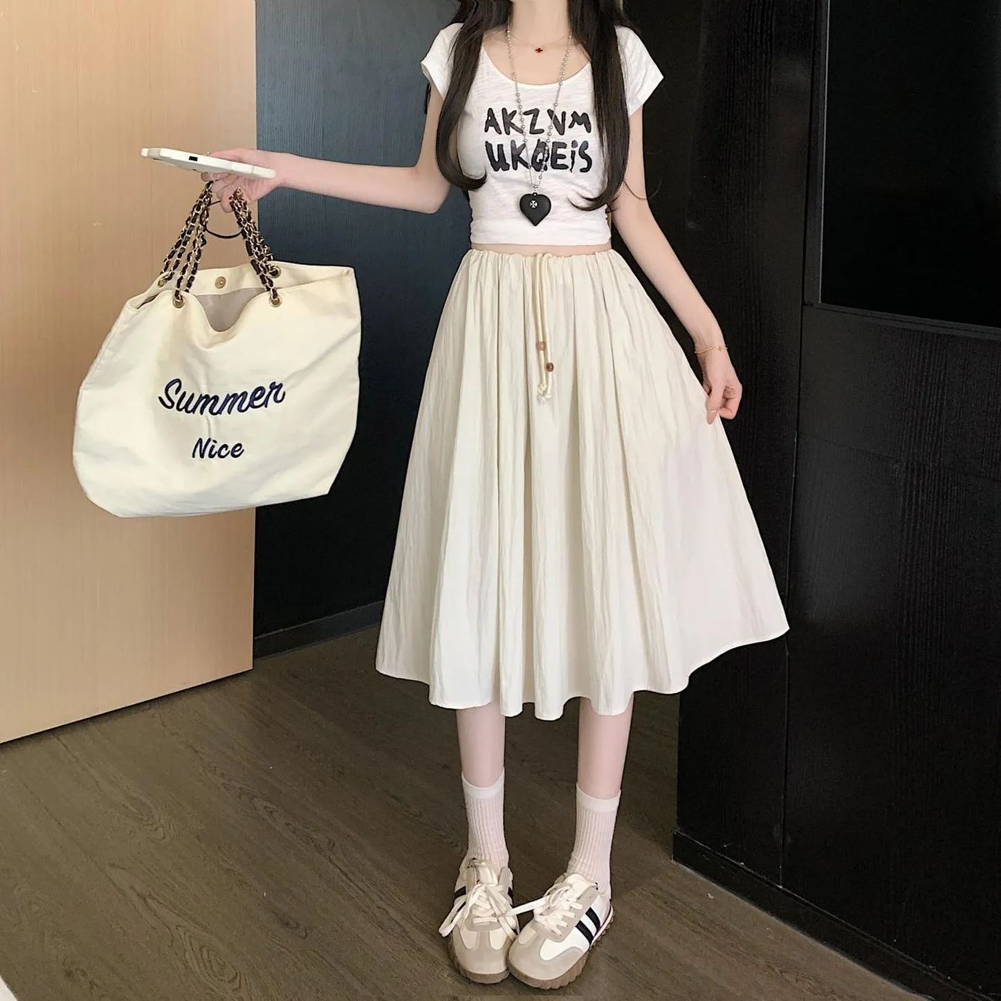 Stylish Mid-Waist A-line Skirt with Pleats and Drawstring
