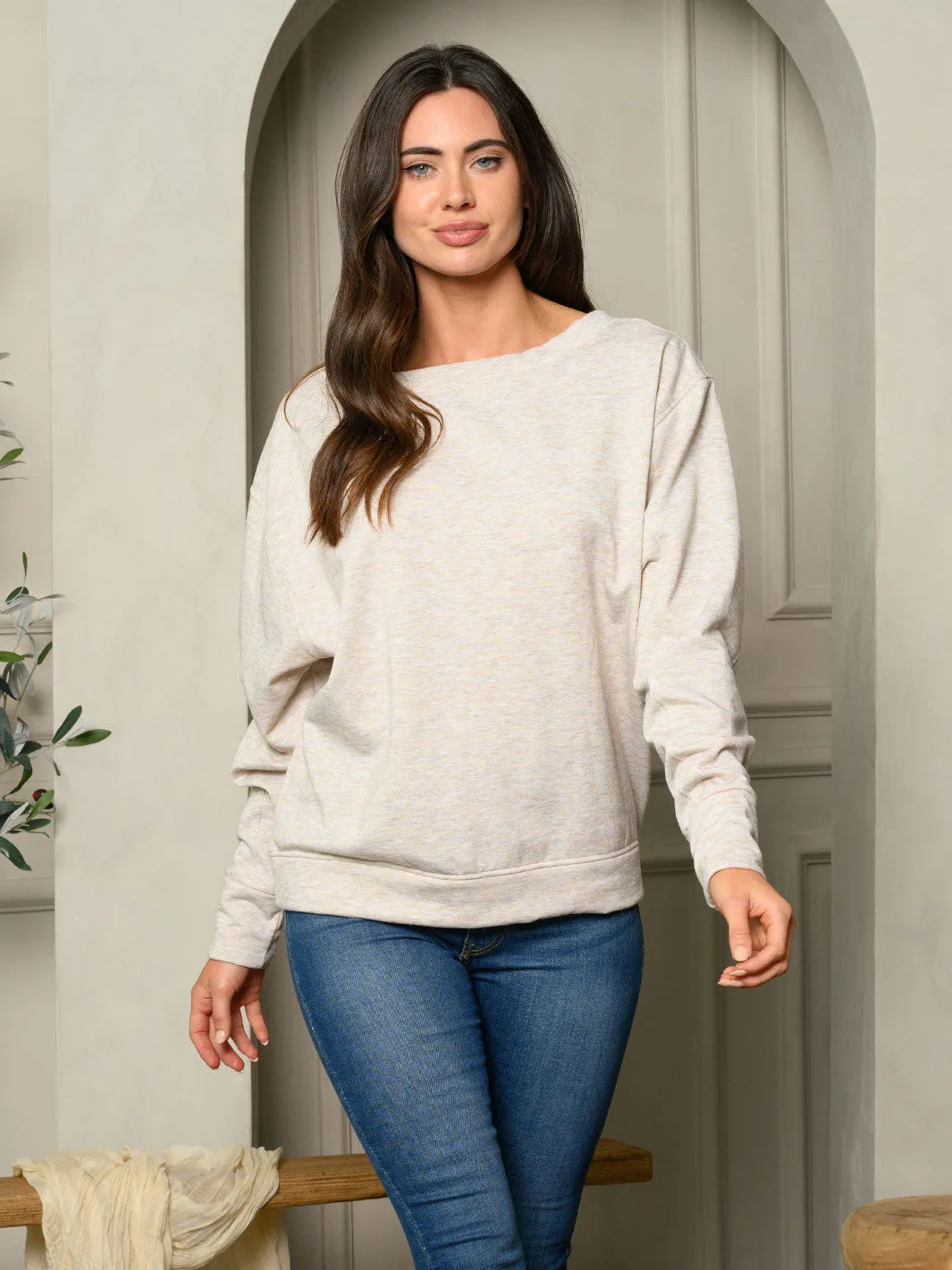WOMEN'S LONG SLEEVE SOLID SWEATER