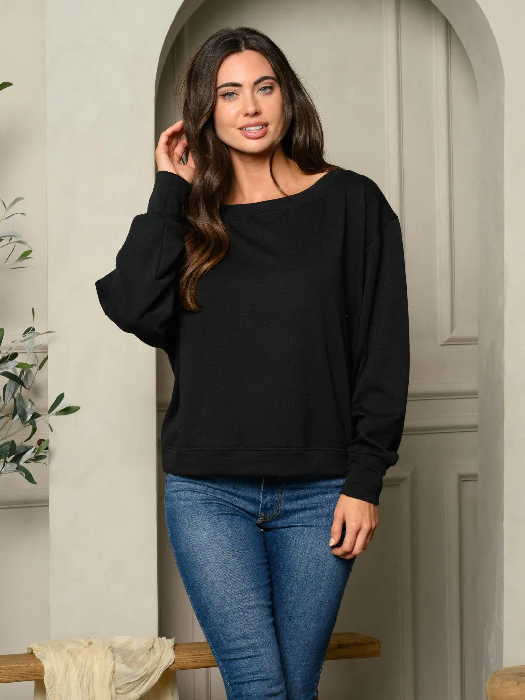 WOMEN'S LONG SLEEVE SOLID SWEATER