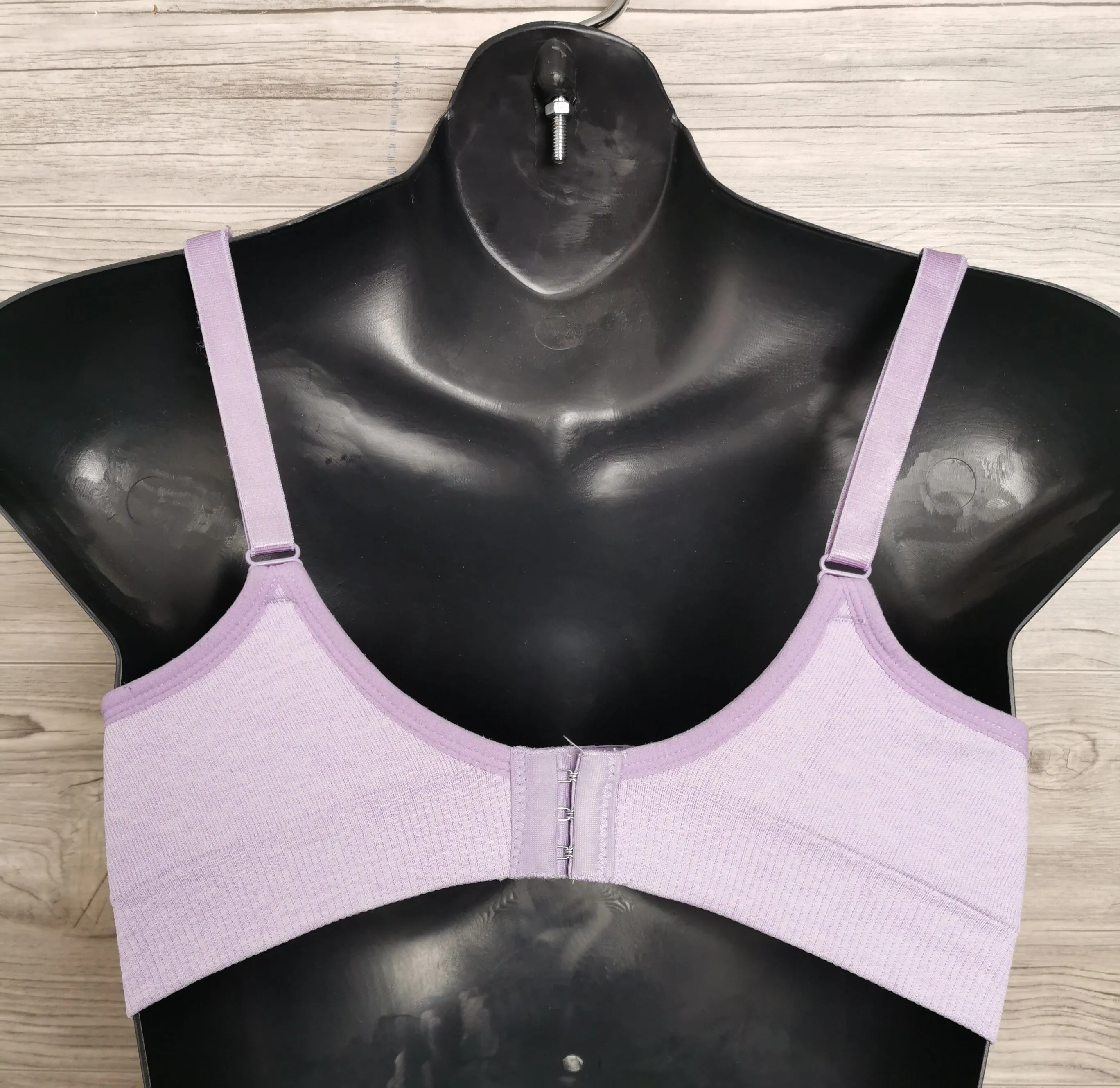 WOMENS SIZE MEDIUM - Wireless Nursing Bra, Lilac Purple EUC B1