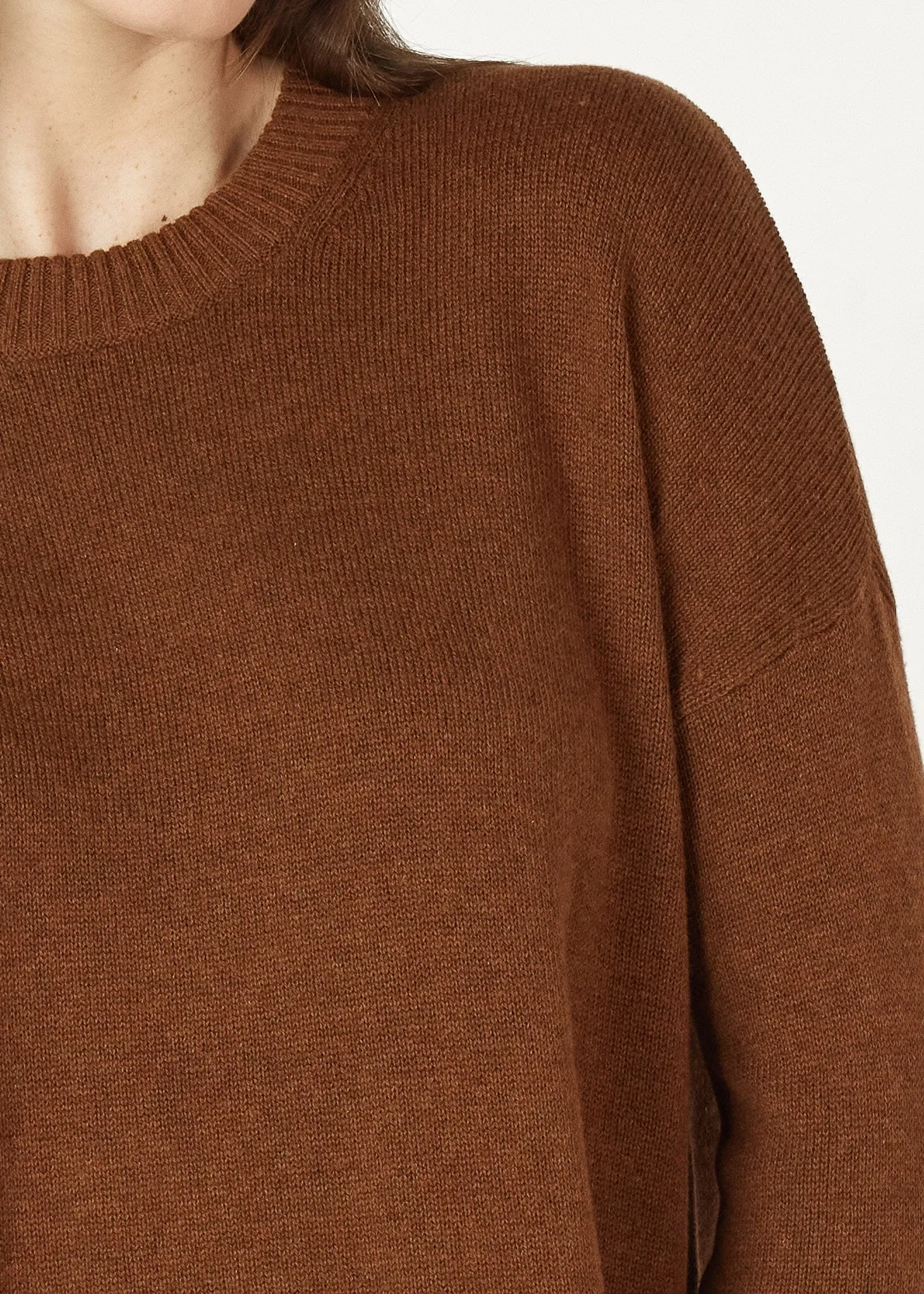 ZAKET & PLOVER Essential Round Neck Jumper - Coffee